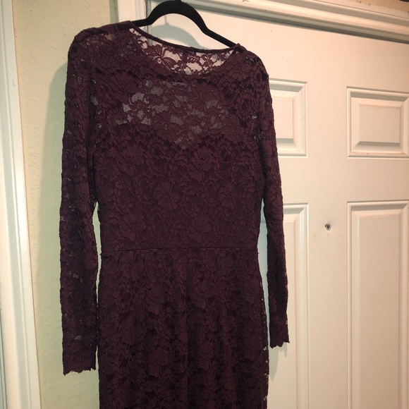 Lace Dress - Picture 2 of 4